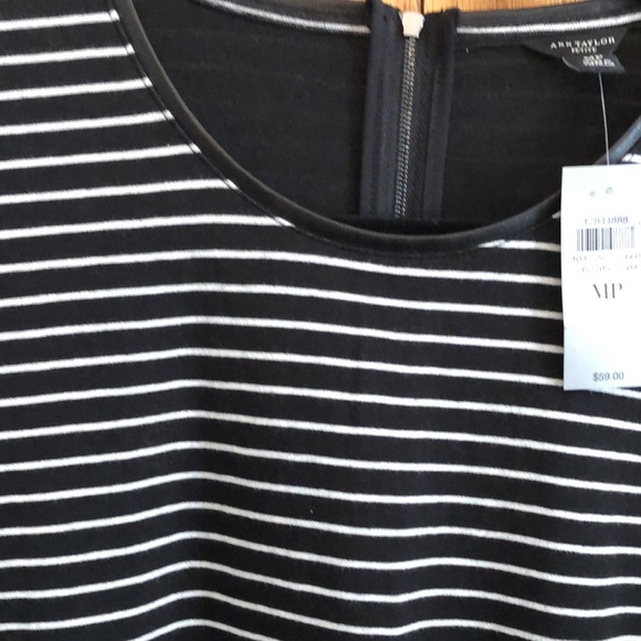 🆕Ann Taylor Stripped long sleeve top size MP. NEW - Picture 4 of 5